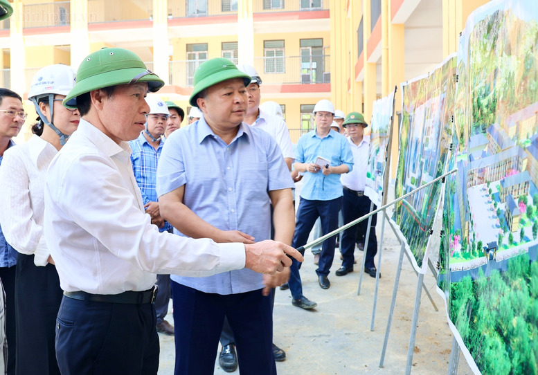 kiemtra-17850565078381627159682 Phó Thủ tướng kiểm tra tiến độ trường nội trú hơn 251 tỷ đồng tại Tuyên Quang- Ảnh 1.