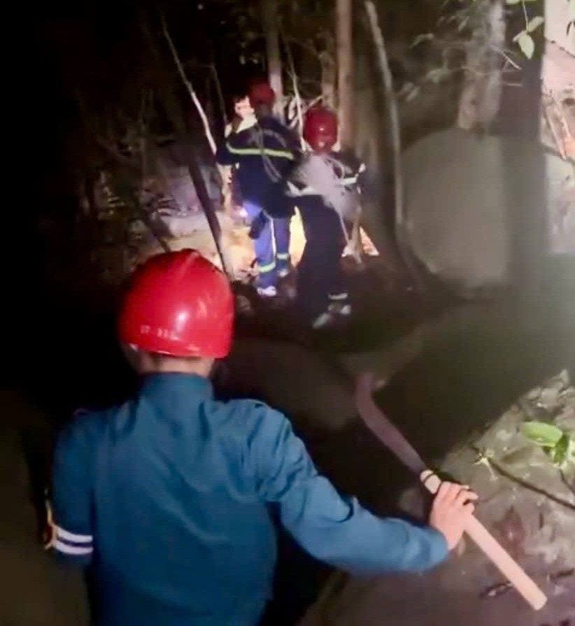 Công An Sơn Trà Triển Khai Tìm Kiếm Nam Thanh Niên Bị Lạc Trên Bán Đảo- Ảnh 1.