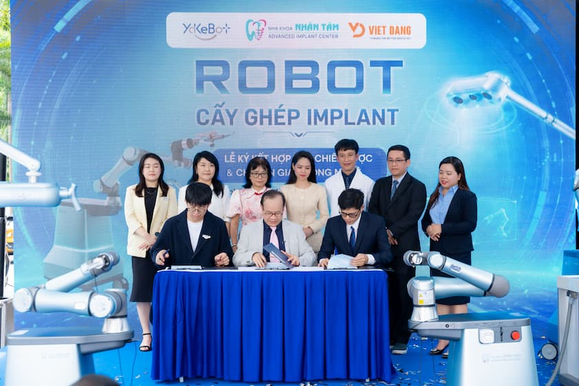 1-17865315986041161409587 Nha khoa Nhân Tâm đầu tư robot cấy ghép Implant thế hệ mới- Ảnh 1.