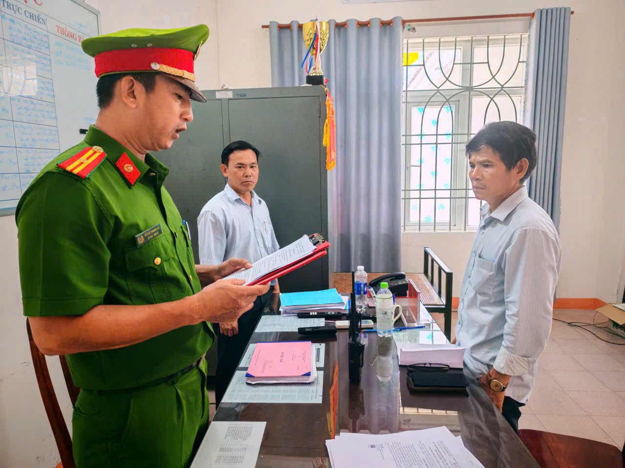 1000058489-1787119086490249128375 Hô biến thiết bị 1,2 tỷ đồng thành sắt phế liệu, chiếm đoạt 240 triệu đồng - Ảnh 1.