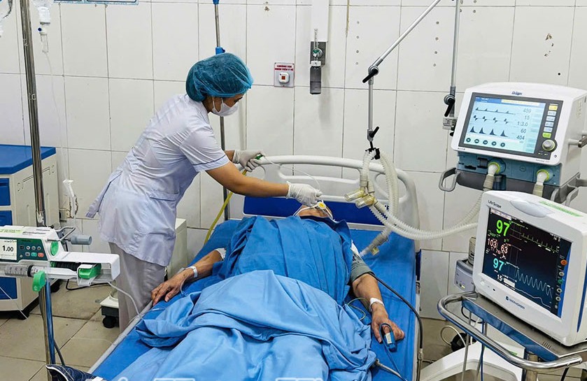 Khám Phá Câu Chuyện Cứu Sống Hai Bệnh Nhân Cao Tuổi Trong Tình Huống Nguy Kịch
