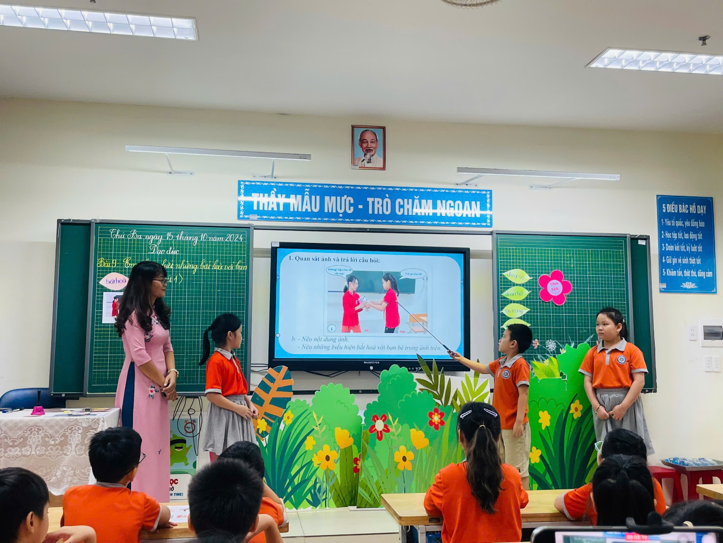 151020241545392-1787014170572474865636 Hà Nội ưu tiên bổ sung phòng học, giảm sĩ số học sinh- Ảnh 1.