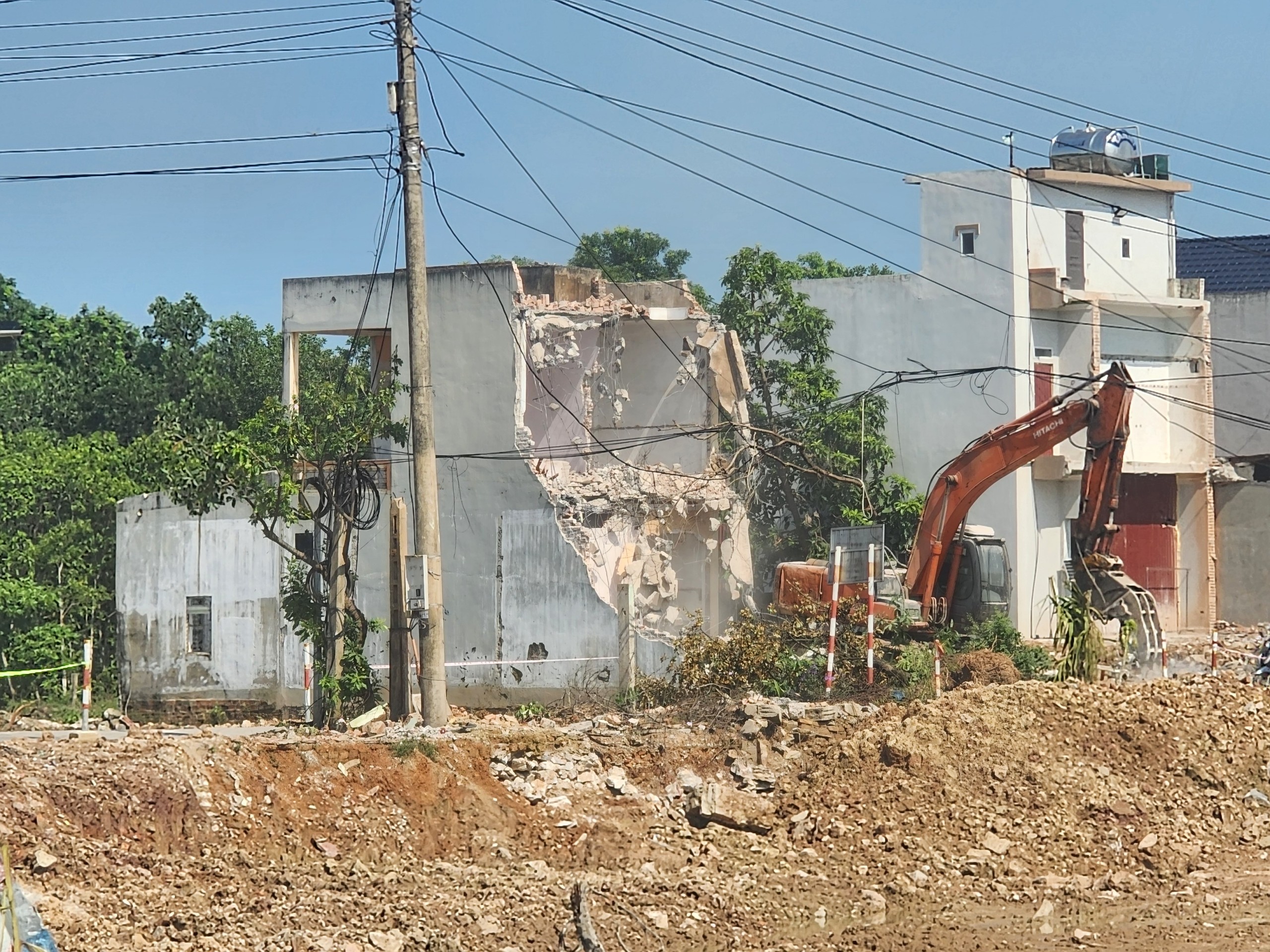 Giải phóng mặt bằng dự án Thực hiện GPMB cho dự án đường nối đến Cảng hàng không