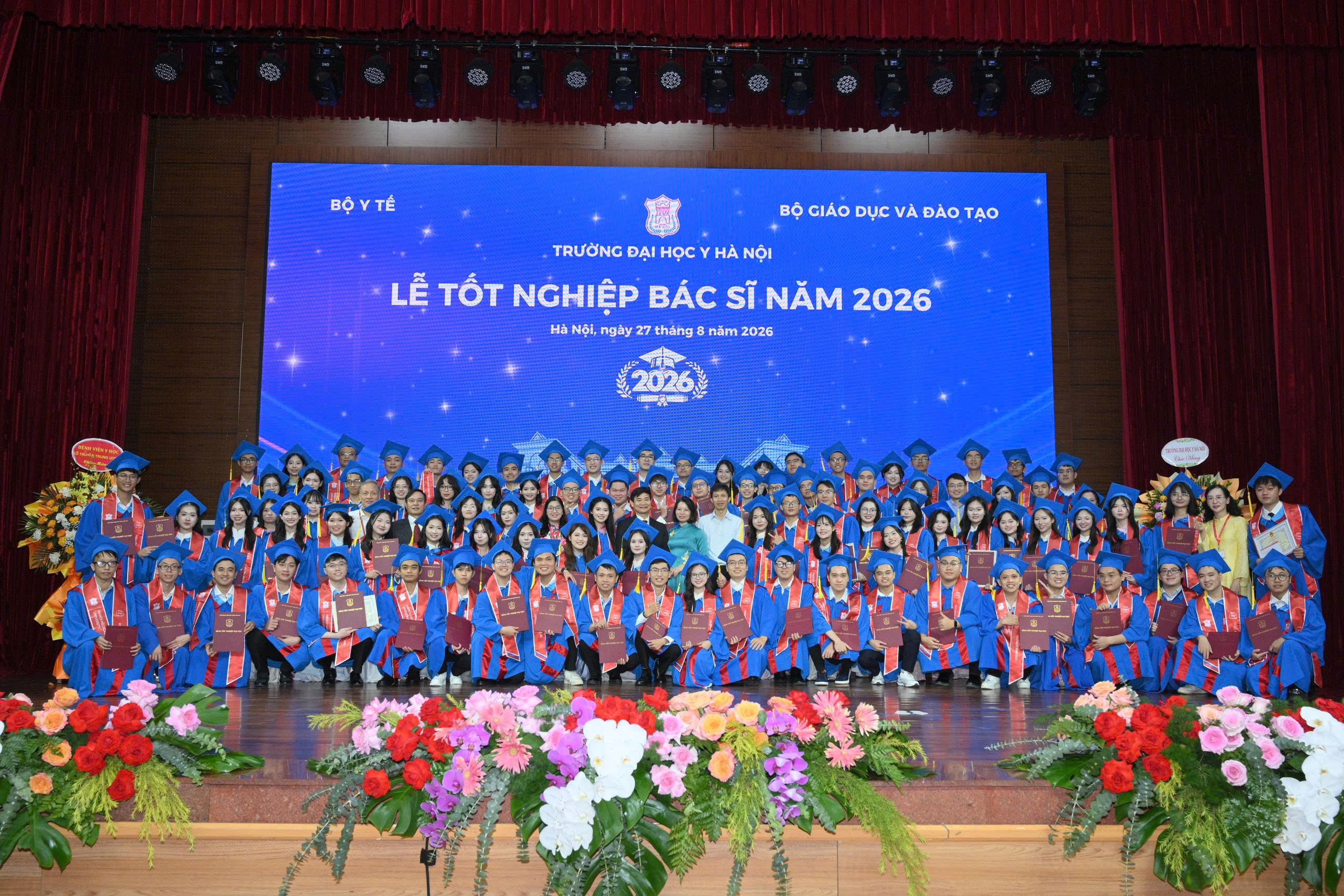 696 Tân Bác Sĩ Đại Học Y Hà Nội - Ảnh 10 696 Tân Bác Sĩ Đại Học Y Hà Nội - Ảnh 10
