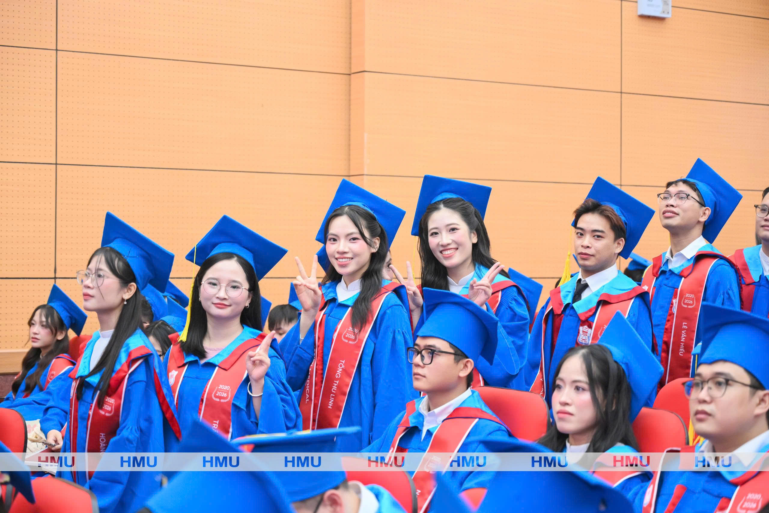 696 Tân Bác Sĩ Đại Học Y Hà Nội - Ảnh 3 696 Tân Bác Sĩ Đại Học Y Hà Nội - Ảnh 3