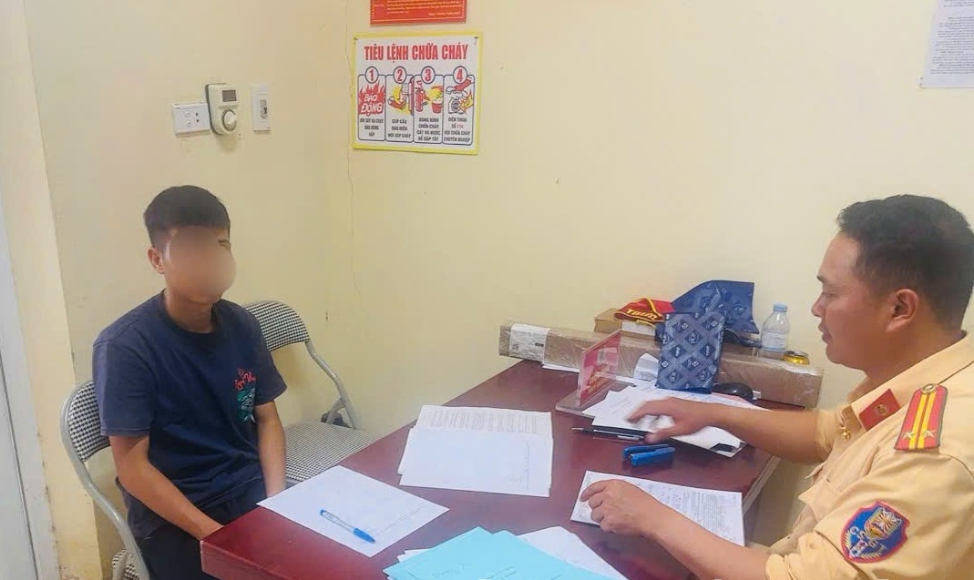Xử Phạt Lái Xe Thả Tay: Hệ Lụy Từ Hành Vi Vô Trách Nhiệm
