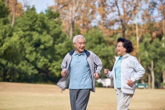 Ù tai ở người cao tuổi không nên chủ quan - Ảnh 2.