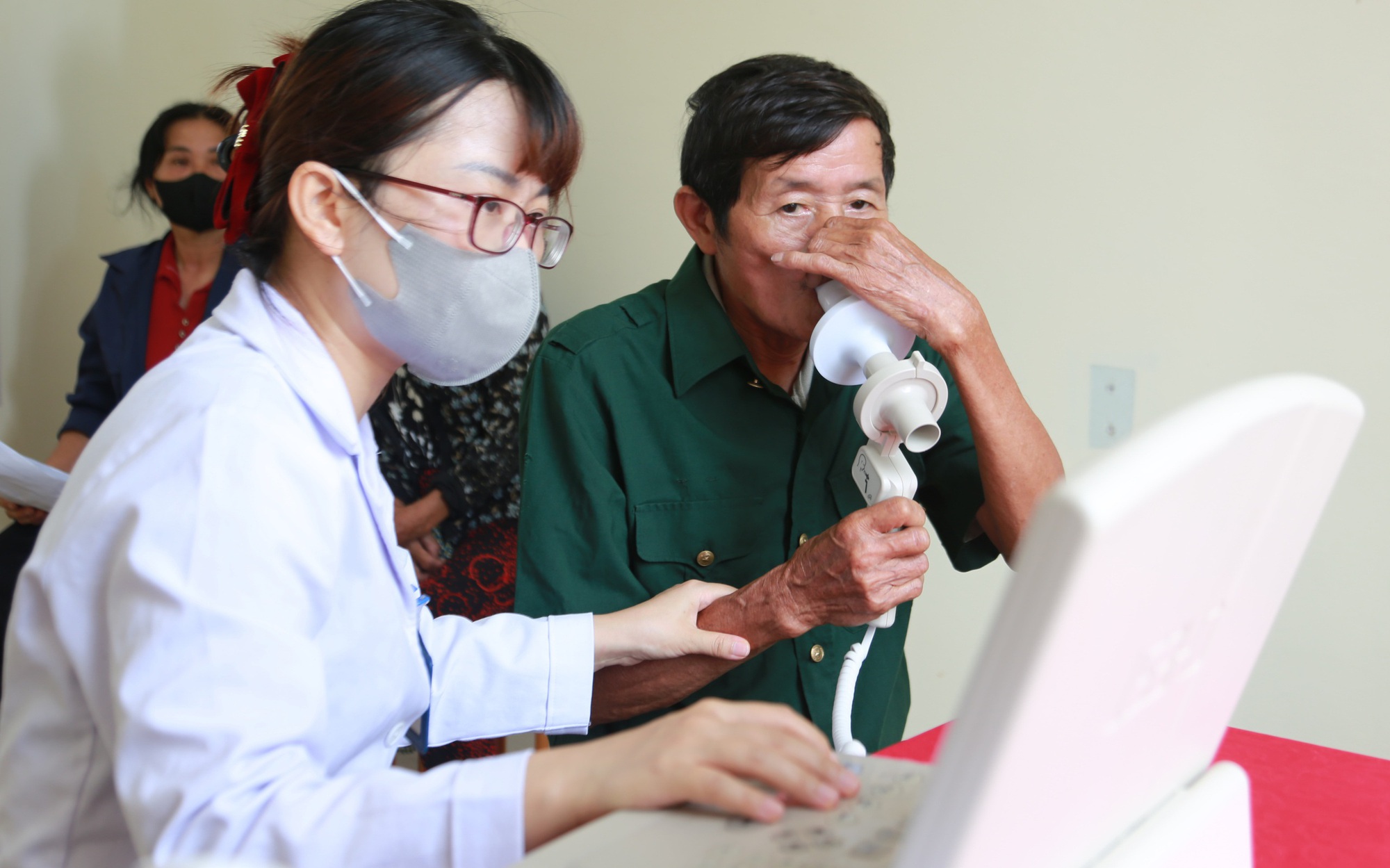Khám sức khoẻ miễn phí