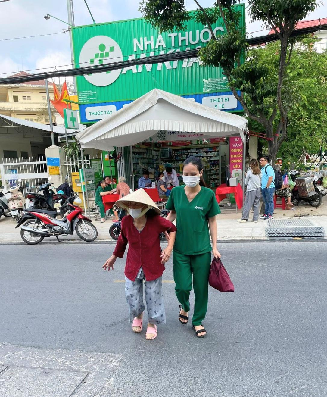 Chuyển Mình Để Nâng Cao Giá Trị Dịch Vụ Tại Nhà Thuốc An Khang