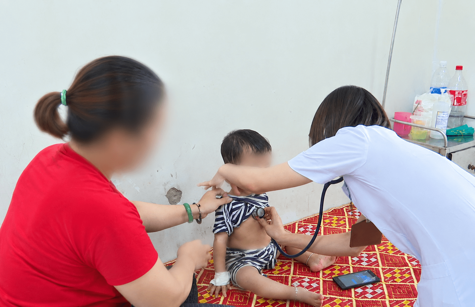 Phòng tay chân miệng khi trẻ bước vào năm học mới- Ảnh 2.