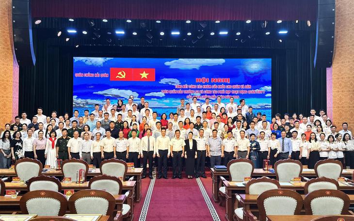 Học sinh TPHCM được theo dõi BMI, phát hiện sớm béo phì và trầm cảm - Ảnh 2.