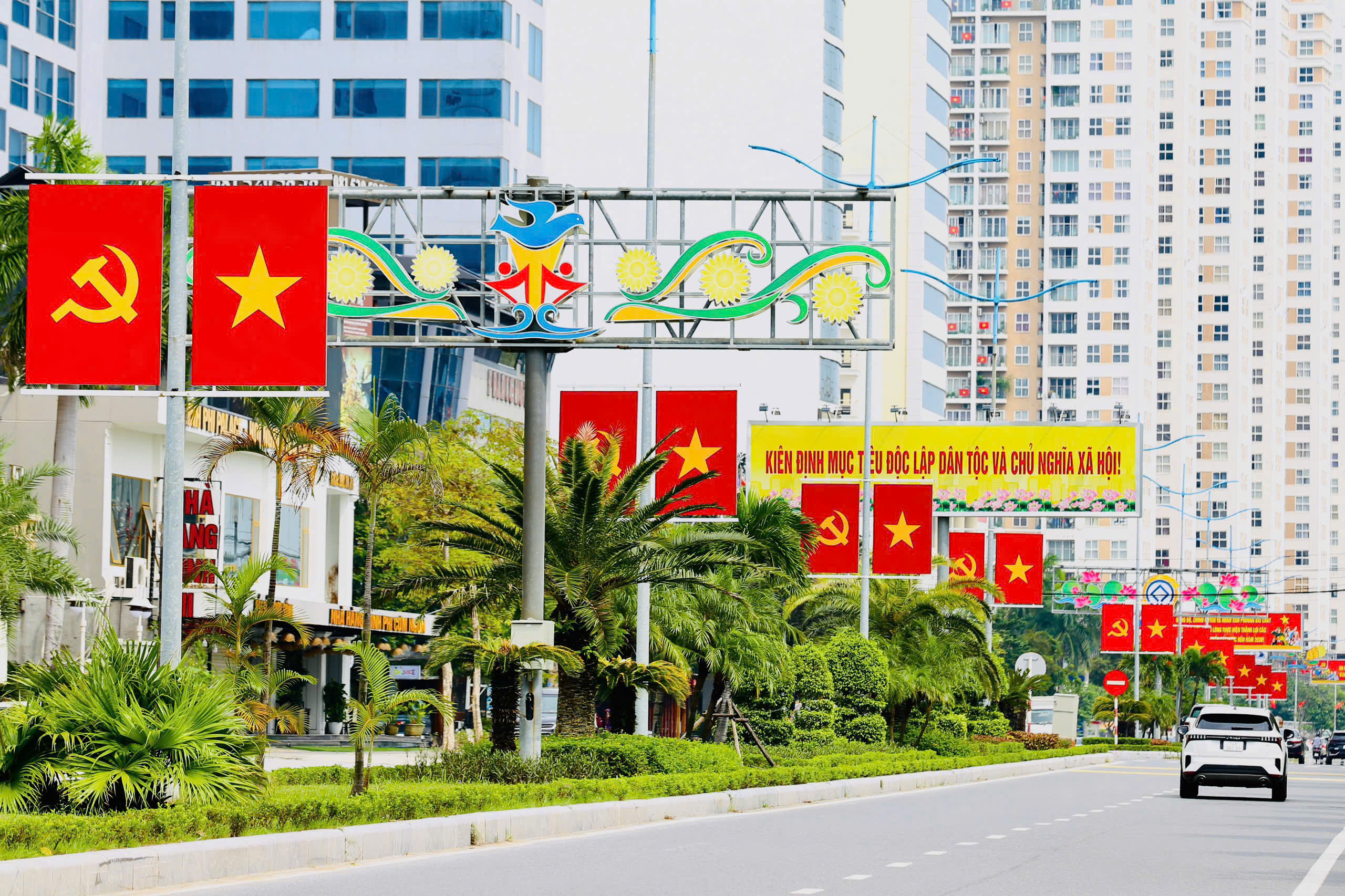 7-17879101797071196989673 Hình ảnh thành phố mới Quảng Ninh chào mừng Quốc khánh 2/9- Ảnh 5.