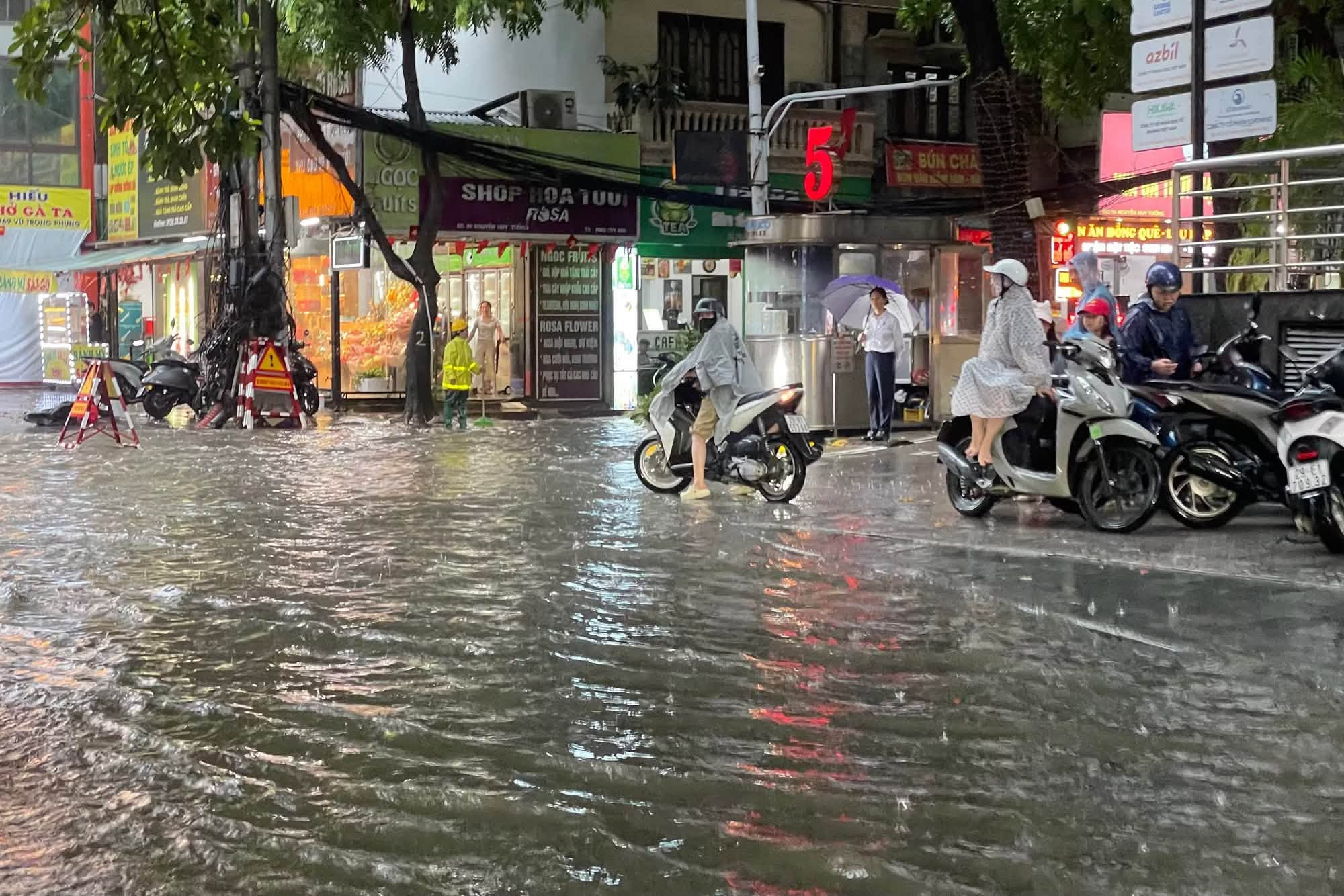 Thủ Đô Hà Nội Xây Dựng Kế Hoạch Ứng Phó Với Mưa Lớn