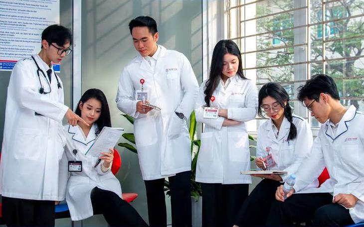 Hệ Luật Xử Lý Sinh Viên Vi Phạm: Bài Học Cần Thiết Từ Đại Học Y Hà Nội