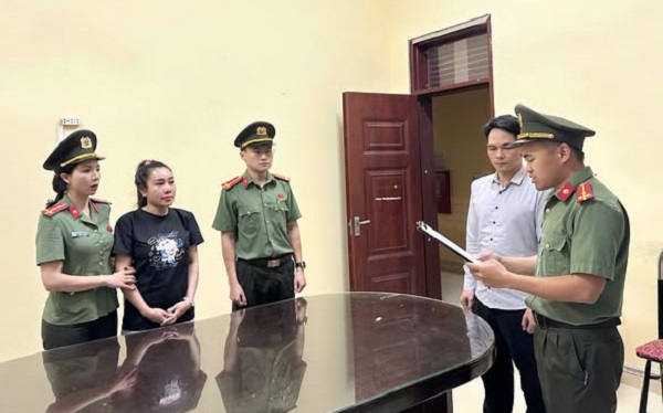 Nữ nghi phạm Hà Thị Thu Hiền bị bắt giữ Nữ nghi phạm Hà Thị Thu Hiền bị bắt giữ
