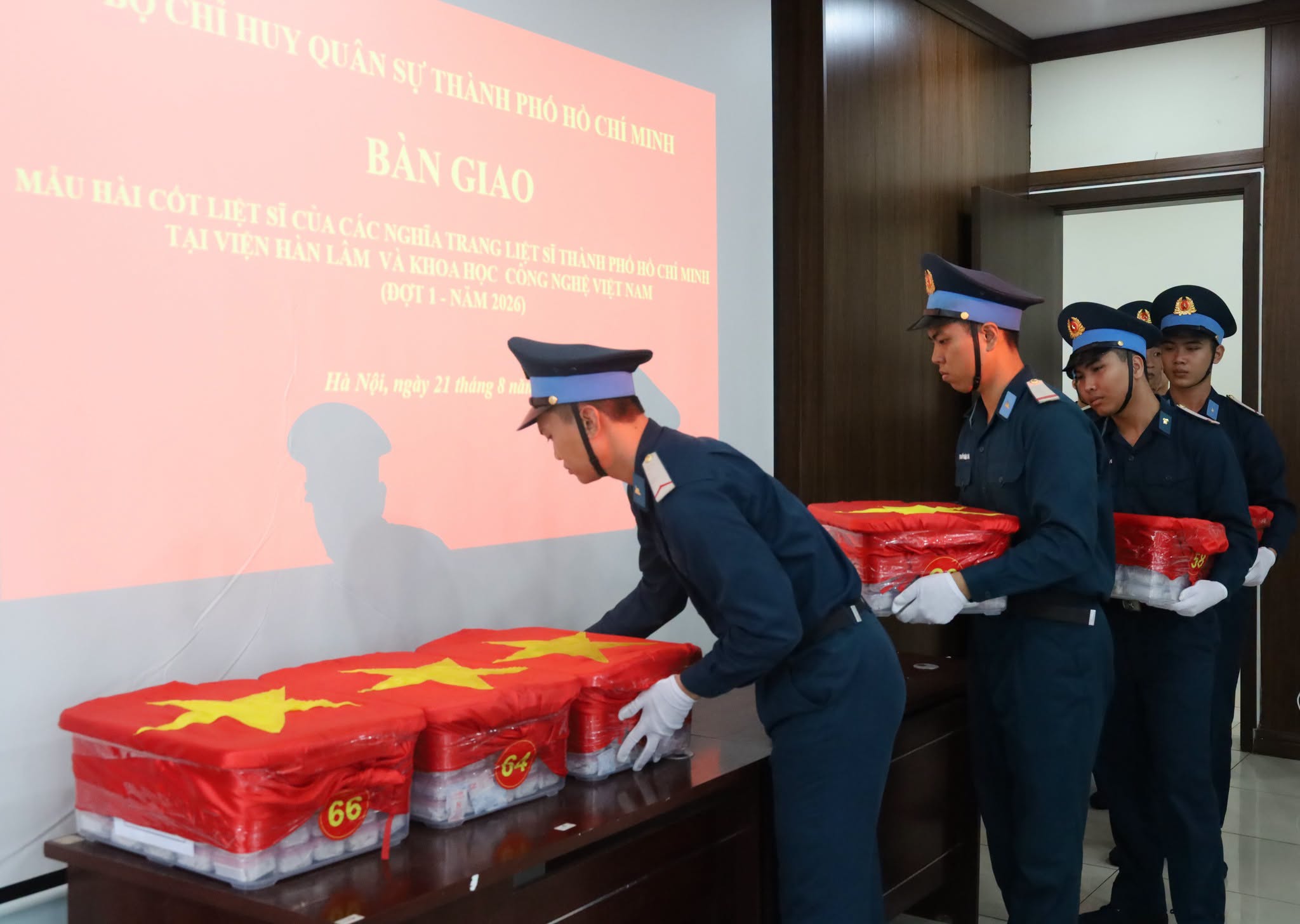 7787558149884332575797635120278276129076420n-17873204961471583149801 Viện Hàn lâm KH&CN Việt Nam tiếp nhận 7.104 mẫu sinh phẩm hài cốt liệt sĩ - Ảnh 4.
