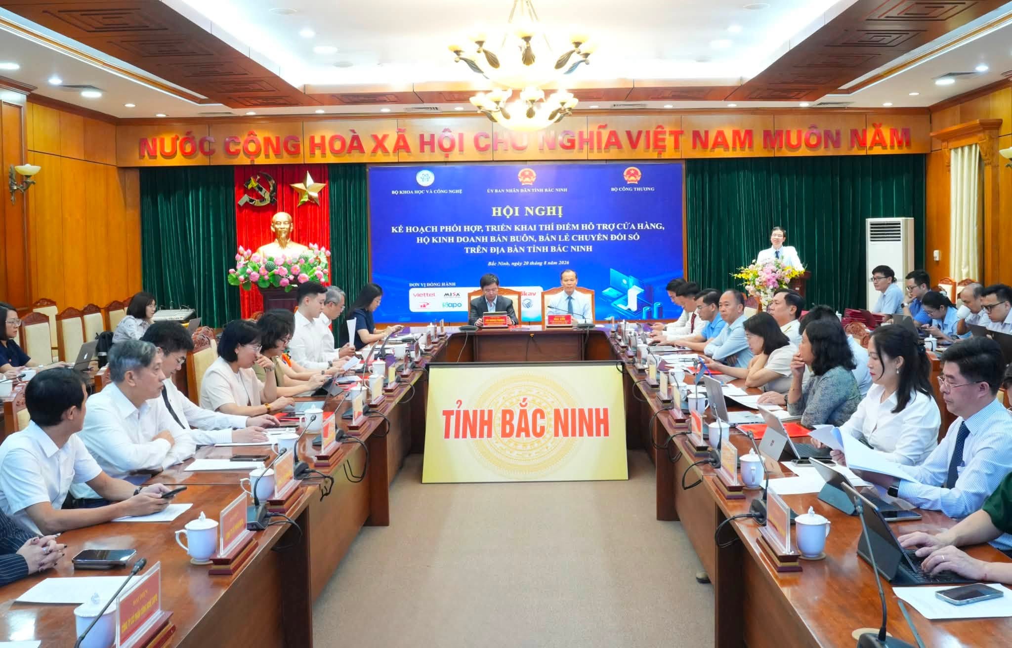 Bắc Ninh đưa chuyển đổi số ‘chạm’ tới từng cửa hàng, hộ kinh doanh- Ảnh 2.