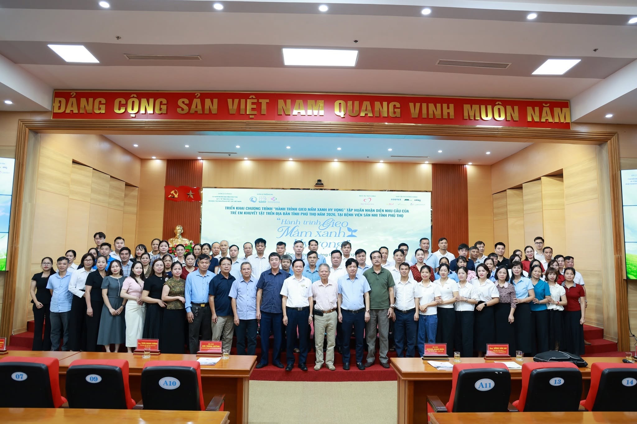 786354525122121953367263755625-17879194817782011940516 Tập huấn cho hơn 200 cán bộ y tế Phú Thọ về nhận diện, hỗ trợ trẻ khuyết tật - Ảnh 3.