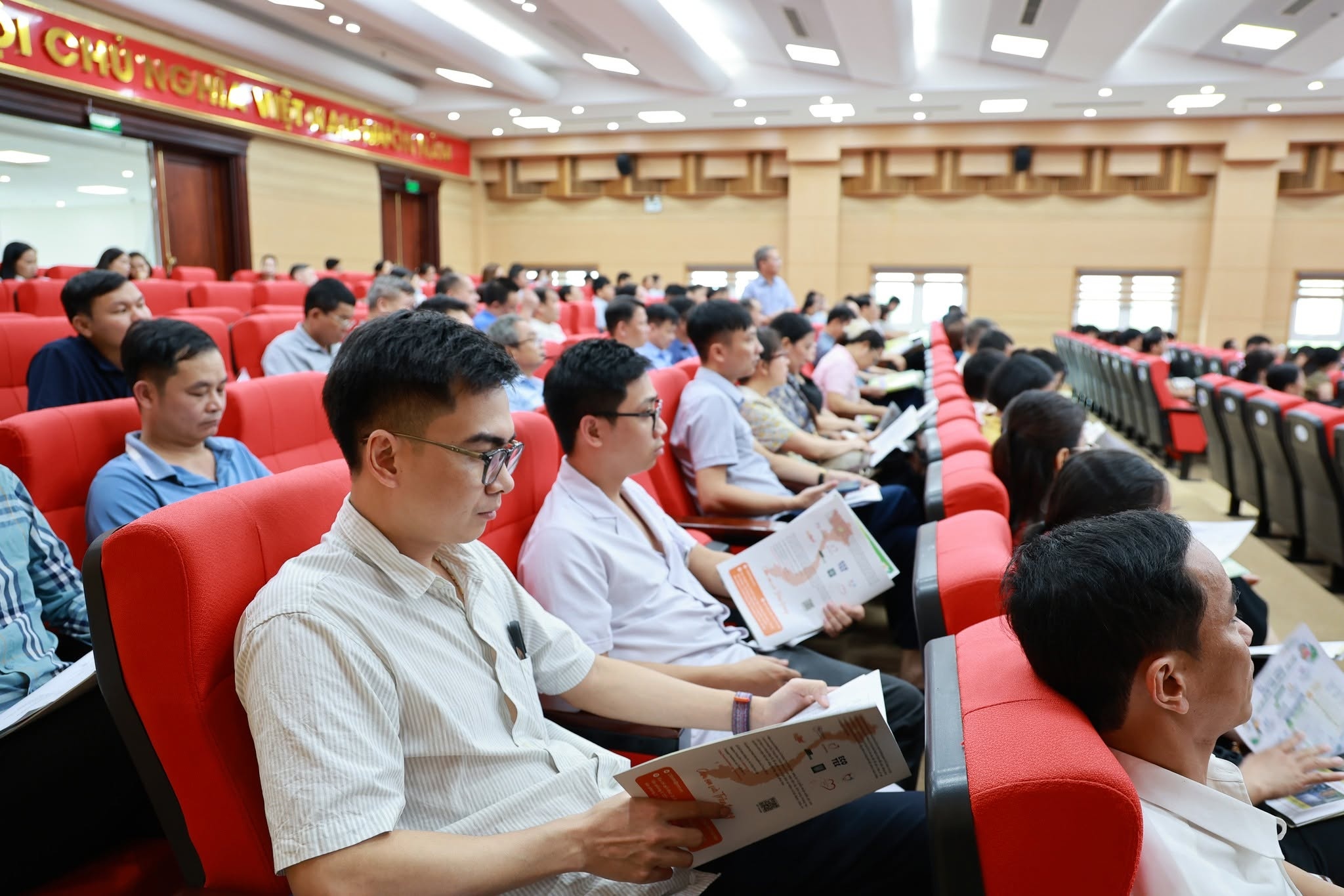 Đào Tạo Nhân Viên Y Tế Phú Thọ: Hỗ Trợ Trẻ Em Khuyết Tật Từ Sớm