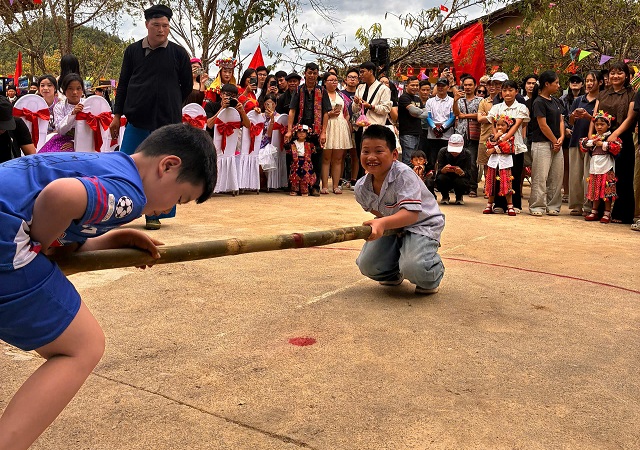 Bảo Tồn Văn Hóa: Lễ Cúng Tổ Tiên Của Người Lô Lô Đen