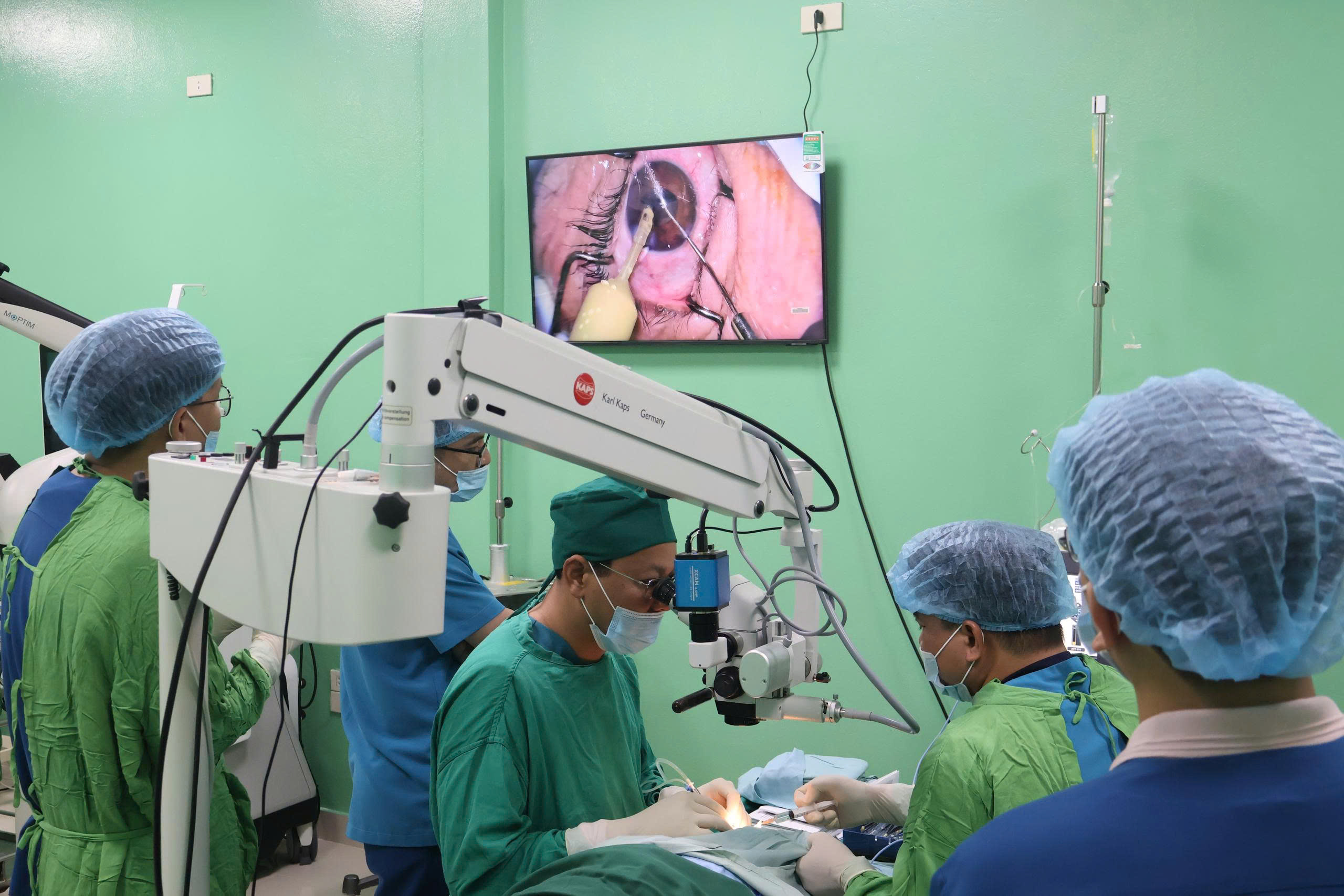 a3-1785989196465303868530 Khám Phá Thách Thức Trong Chẩn Đoán Thoái Hóa Hoàng Điểm Tuổi Già Thể Ướt - Ảnh 2.