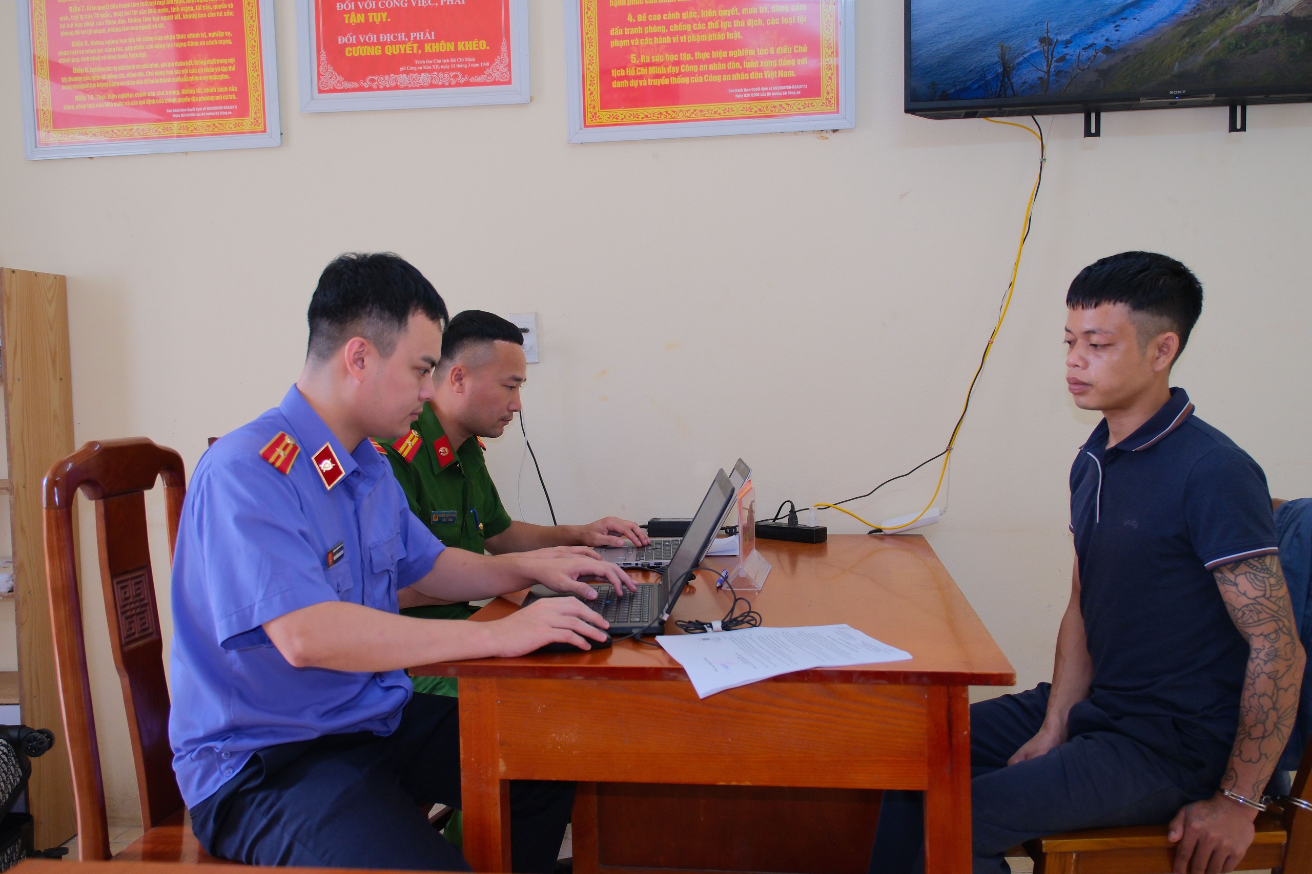 anh-4-206160-17856379739681606174304 Đột nhập trộm cắp bất cứ khi nào có cơ hội, thủ phạm là kẻ có 5 tiền án - Ảnh 1.