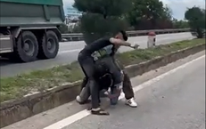 Khám Phá Tà Xùa: Kỹ Năng Làm Ruộng Độc Đáo Của Khách Tây