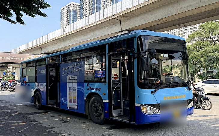 Tai Nạn Liên Hoàn 4 Ô Tô Trên Cầu Nhật Tân