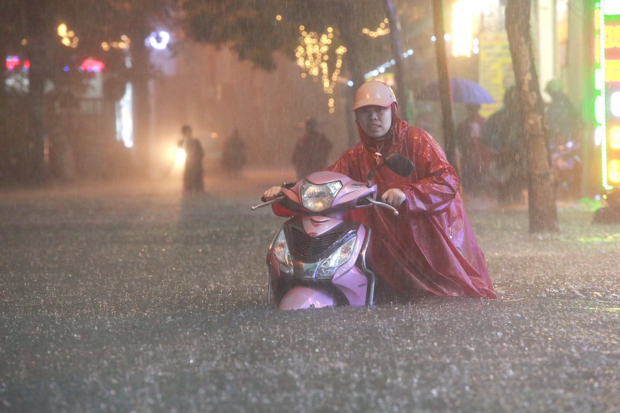 anh-quang-hung-17878713754051378923311 Dải hội tụ nhiệt đới gây mưa lớn ở miền Bắc có gì đặc biệt?- Ảnh 1.