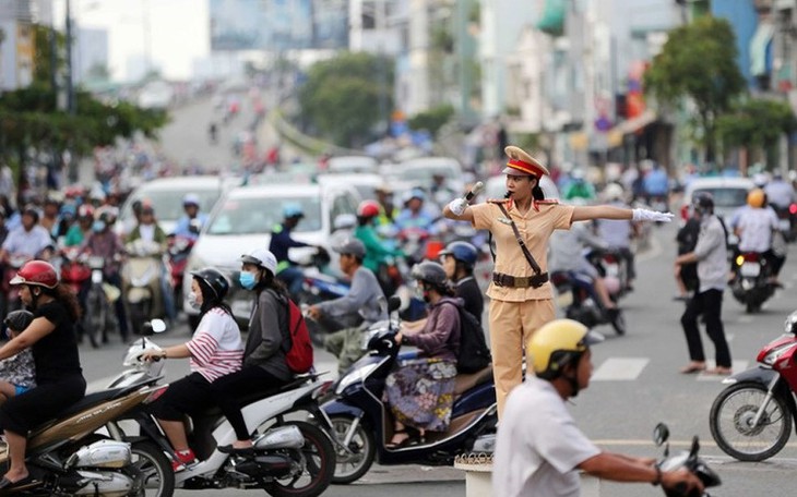 Giao xe cho con chưa đủ tuổi, cha mẹ có thể bị phạt- Ảnh 2.
