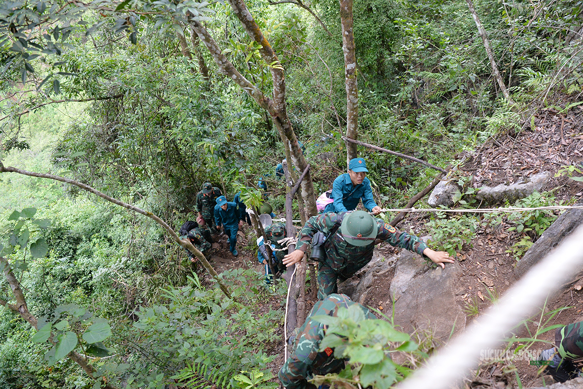 bac-si-kiem-anh-nuoi-tiep-suc-cho-bo-doi-giua-rung-11-1786677492360397658201 Bác sĩ kiêm anh nuôi tiếp sức cho bộ đội giữa rừng - Ảnh 2.