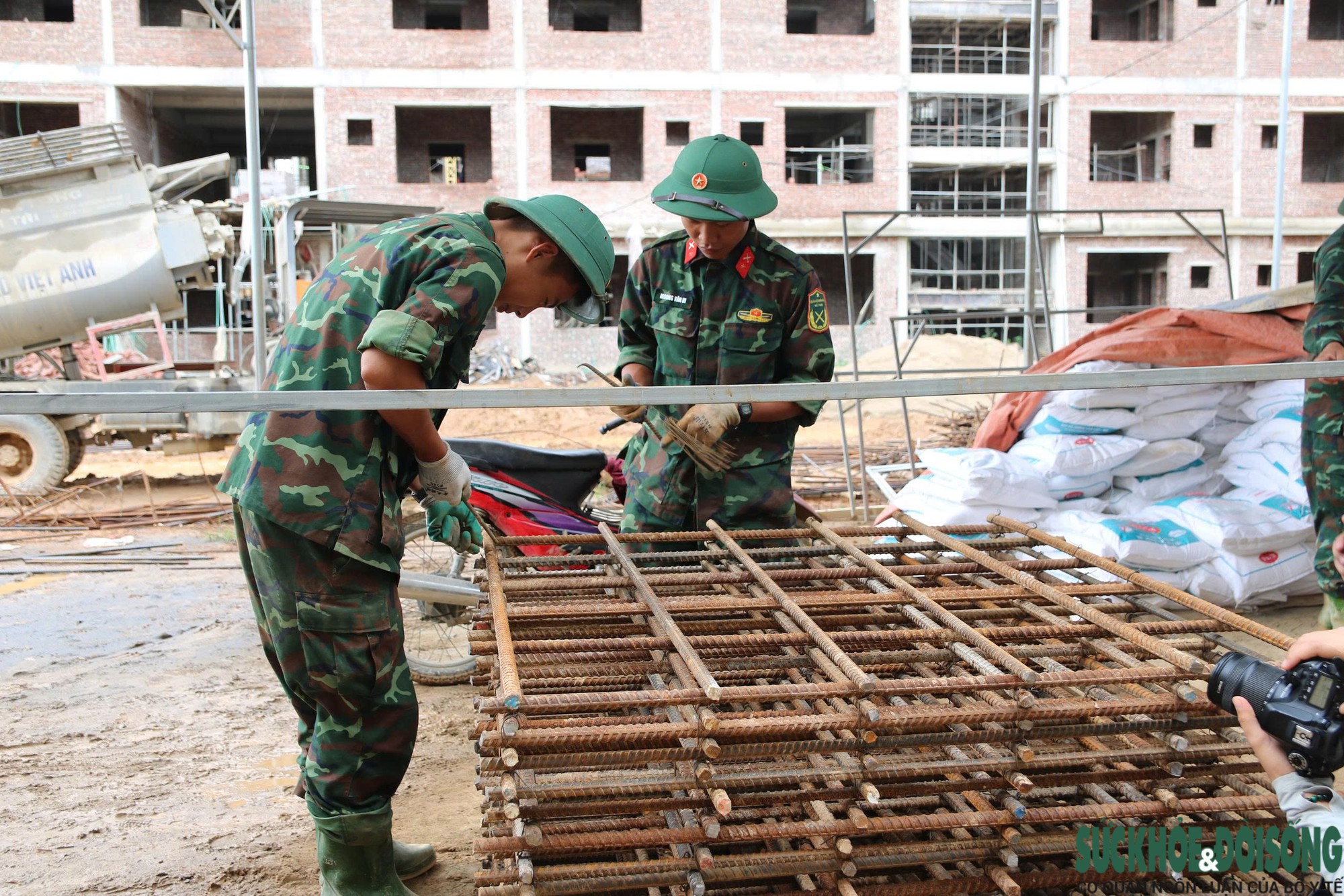 base64-1786710579448951917437 Bộ đội góp sức dựng trường nội trú vùng biên- Ảnh 6.