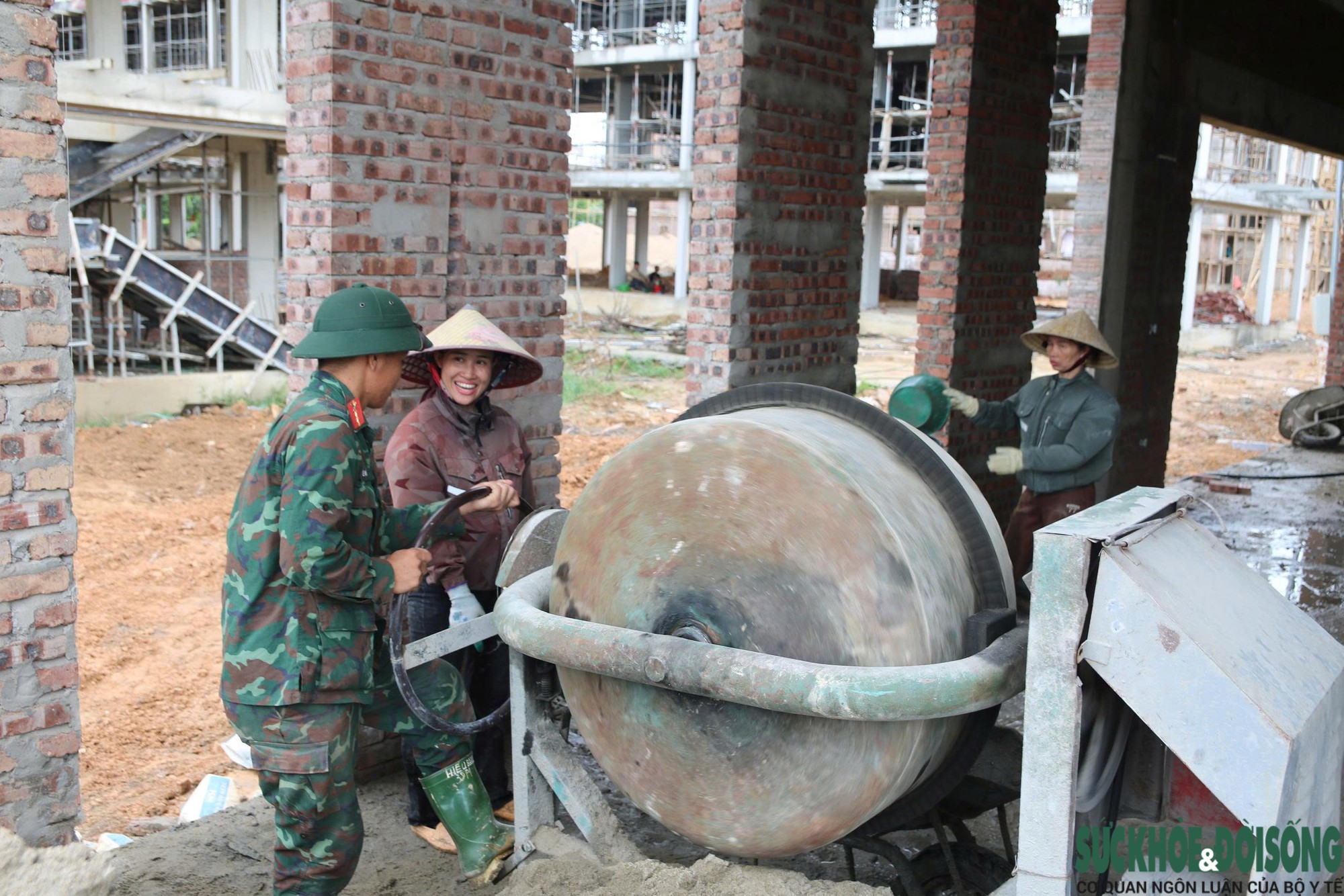 base64-1786710579504683157431 Bộ đội góp sức dựng trường nội trú vùng biên- Ảnh 7.