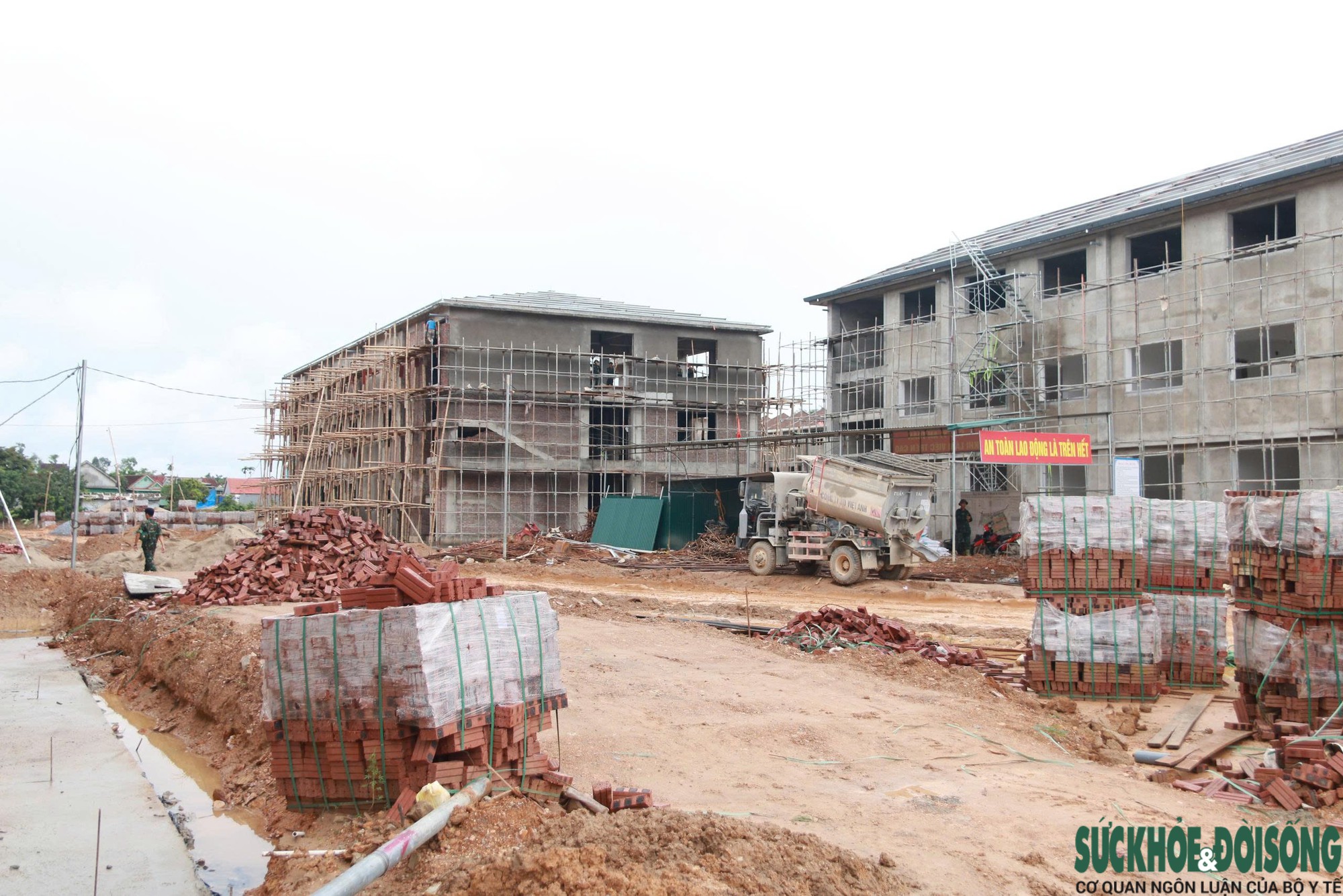 Xây Dựng Trường Nội Trú Cho Học Sinh Vùng Biên: Nỗ Lực Không Ngừng Nghỉ