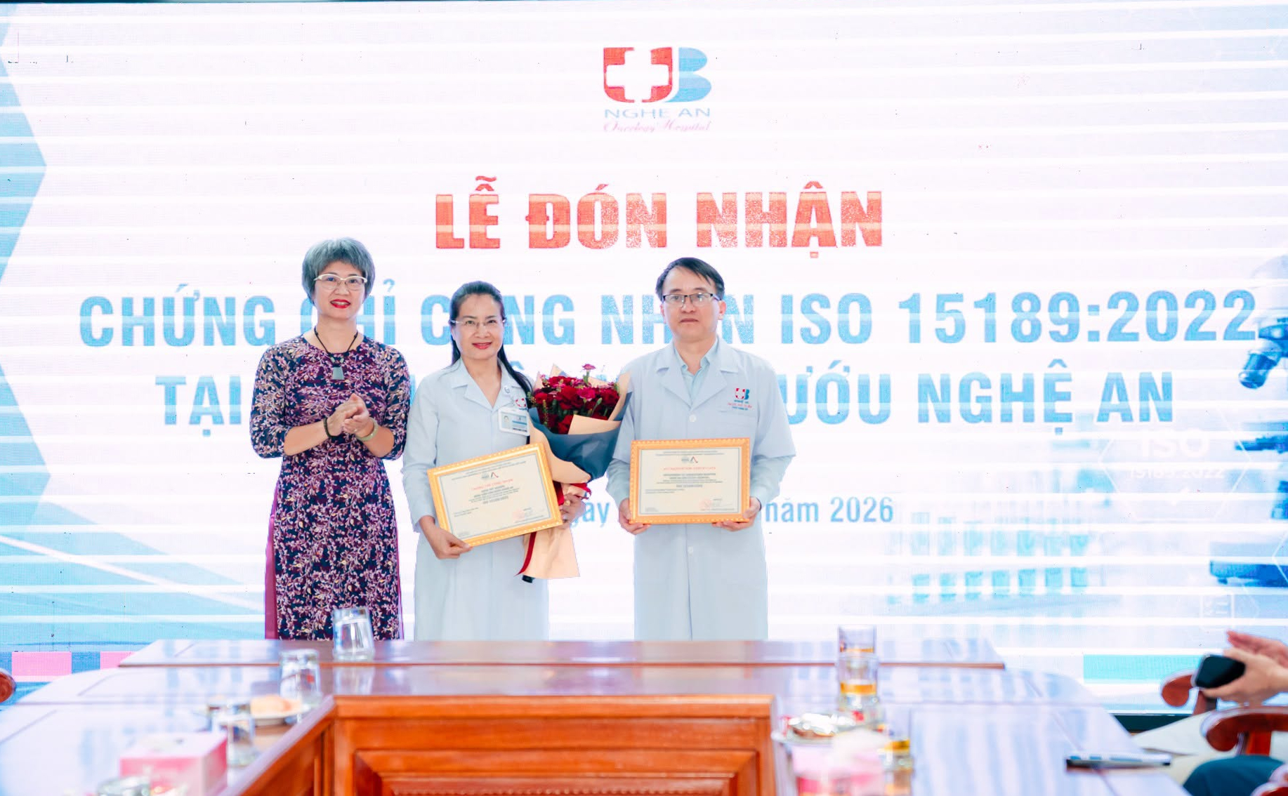 Bệnh viện Ung bướu Nghệ An nâng chất lượng xét nghiệm theo tiêu chuẩn quốc tế - Ảnh 1.