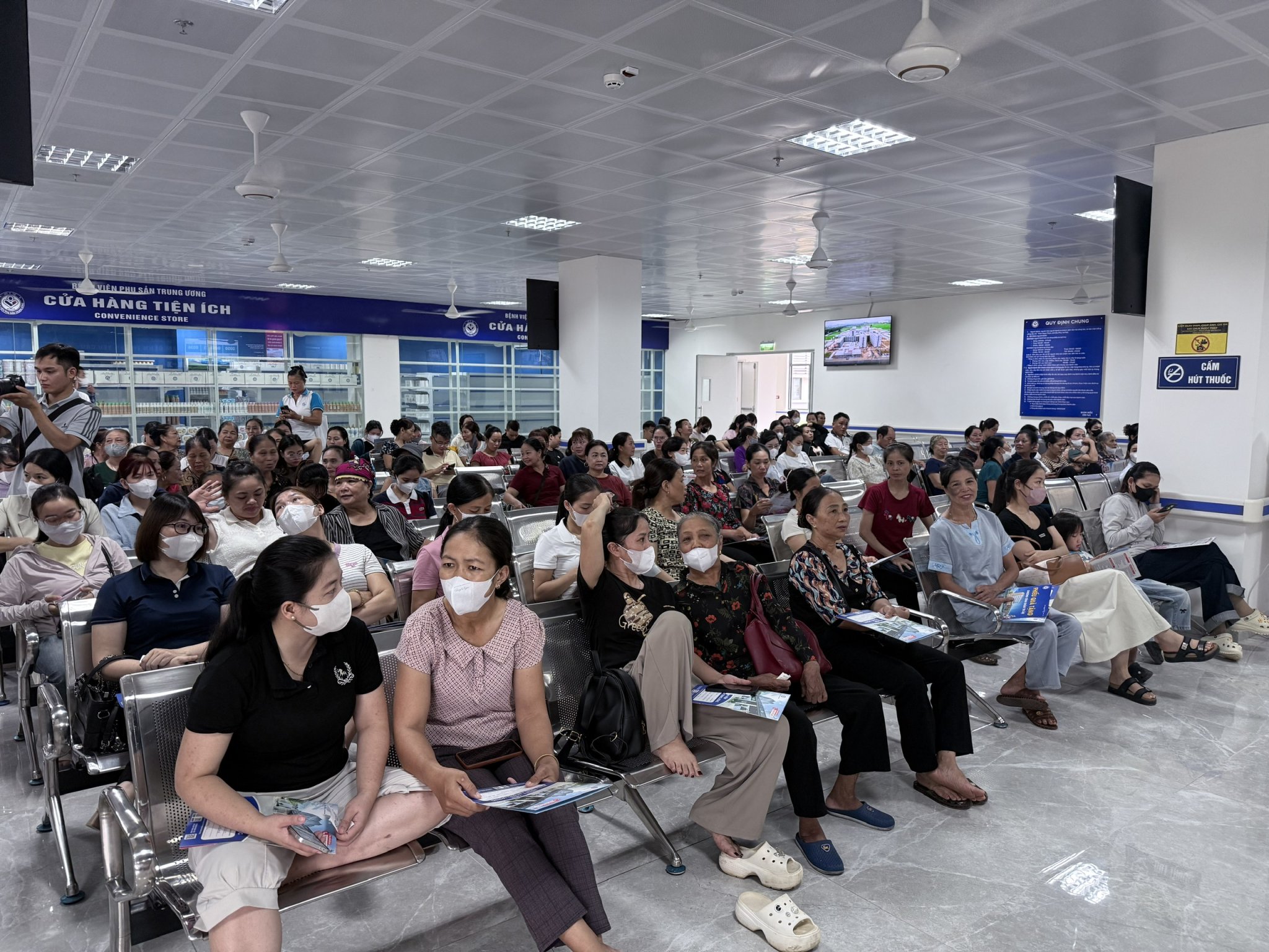 benh-nhan-ps-17858133272671173282611 Giám đốc Bệnh viện Phụ sản TW: Cơ sở 2 sẽ giúp giảm tải, mở ra không gian phát triển kỹ thuật sản phụ khoa đỉnh cao- Ảnh 2.