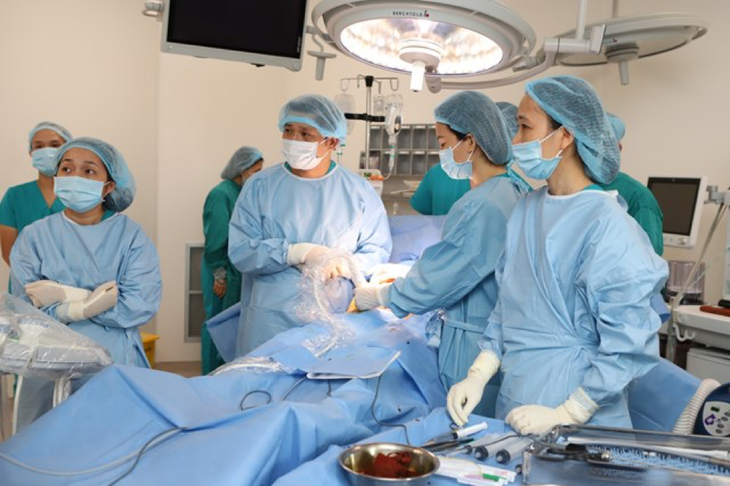Truyền ối cho thai phụ thiểu ối