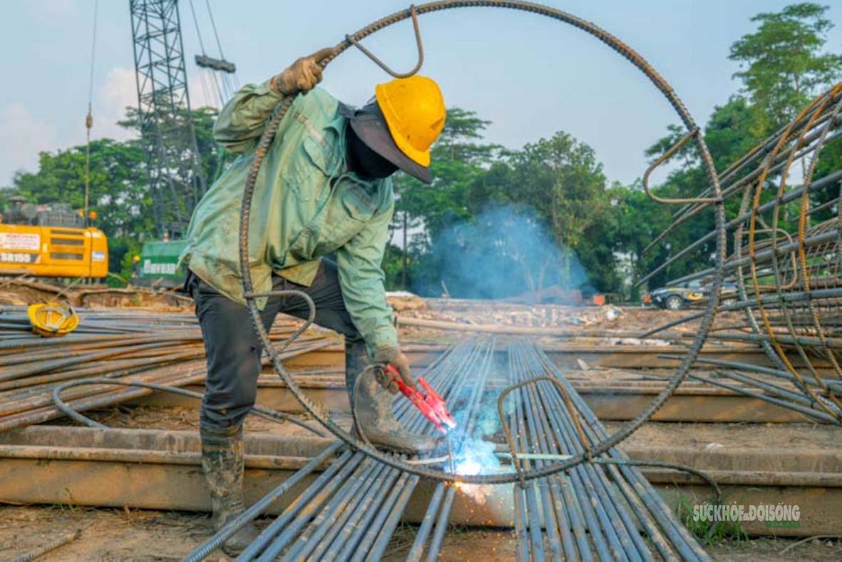 cau-tran-hung-dao5-1787106794853838240272 Cầu Trần Hưng Đạo tăng tốc thi công - Ảnh 6.