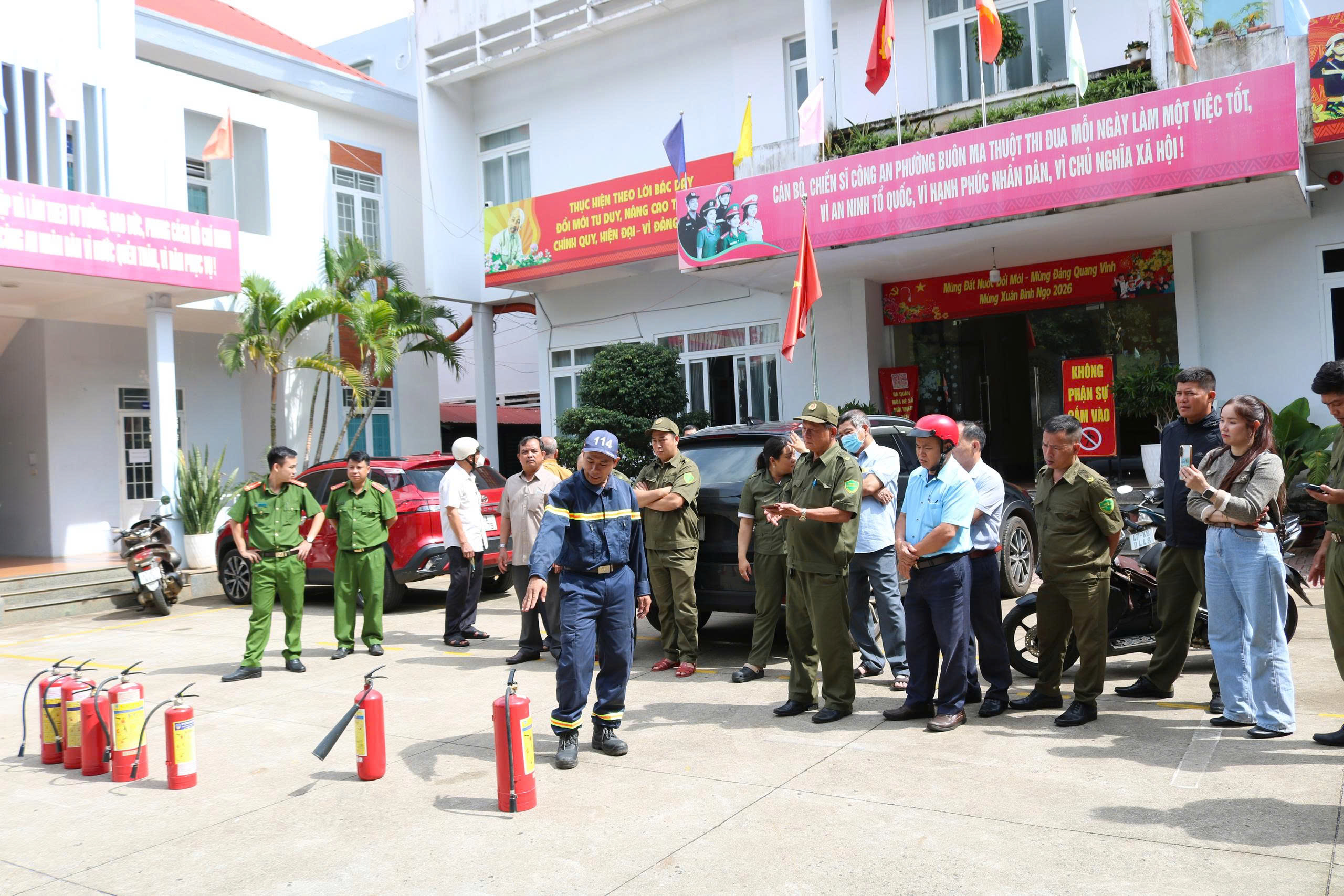 chay-1-1786194776785758847389 Nhân rộng ‘điểm chữa cháy công cộng’ ở Buôn Ma Thuột, góp phần xử lý ngay các vụ cháy - Ảnh 1.