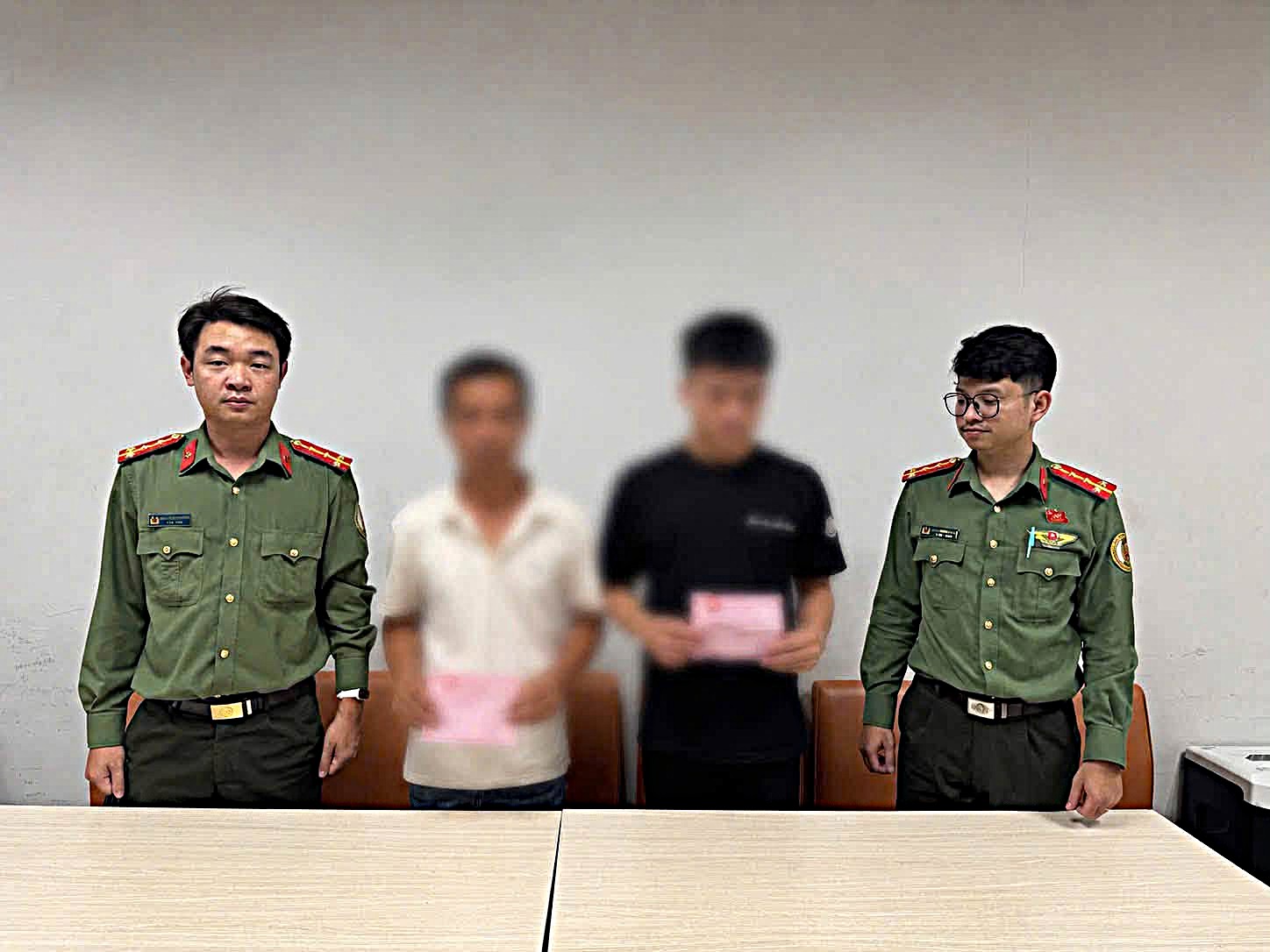 Sự Thật Đằng Sau Việc Chèo Kéo Khách Tại Sân Bay Nội Bài