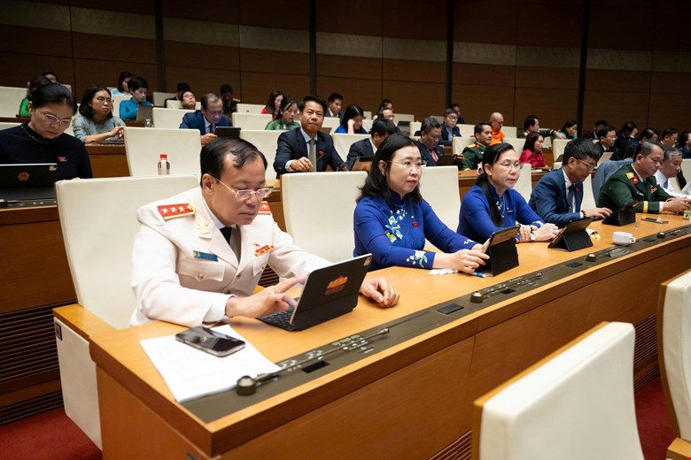 Quốc hội khép lại kỳ họp với nhiều quyết sách tạo động lực tăng tốc, bứt phá - Ảnh 2.