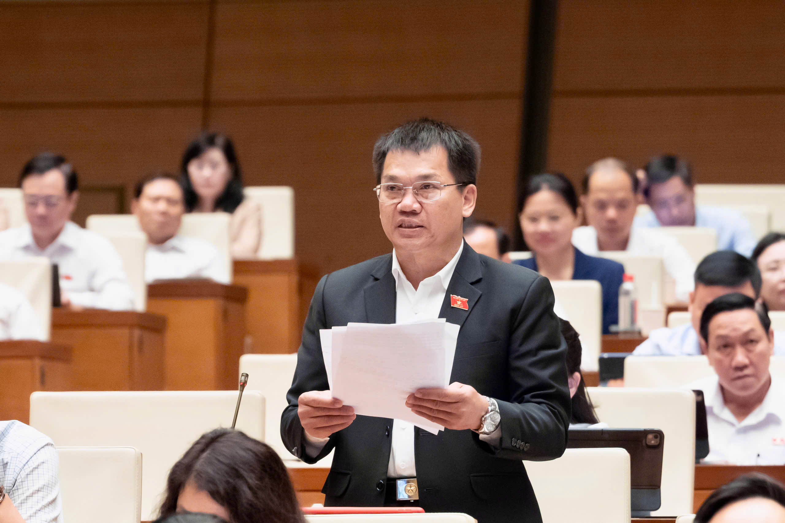 Tăng cường quyền lợi cho lao động xuất khẩu: Cần quy định rõ ràng hơn
