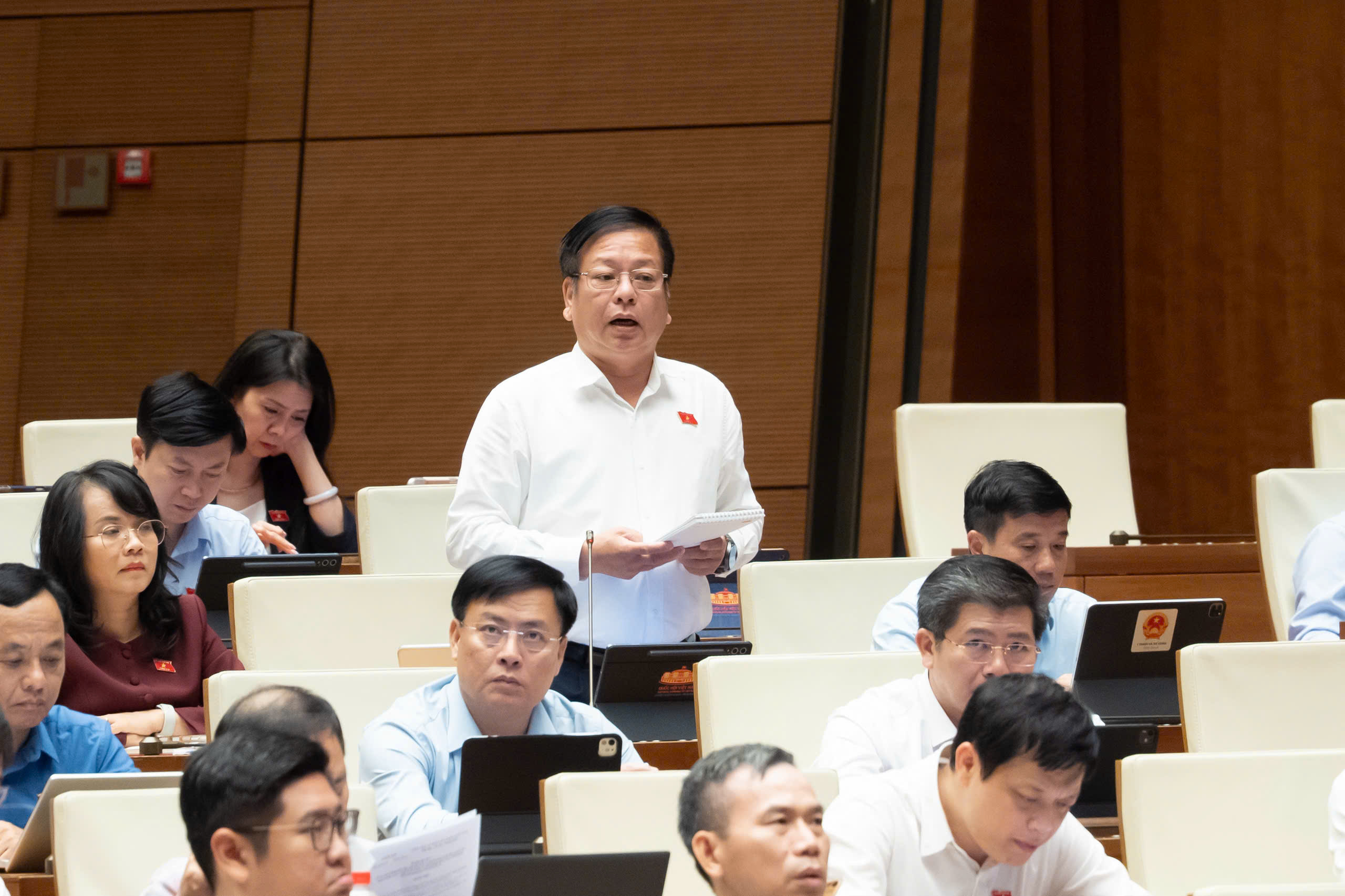 Quốc hội thảo luận về phạm vi bồi thường thiệt hại trong quản lý thuế - Ảnh 3.