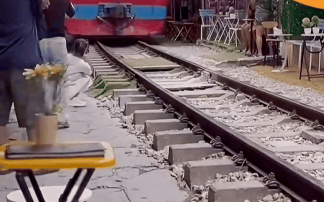 Tai Nạn Tàu Hỏa Tại Phố Đường Tàu Văn Miếu: Cảnh Báo An Toàn Cần Thiết