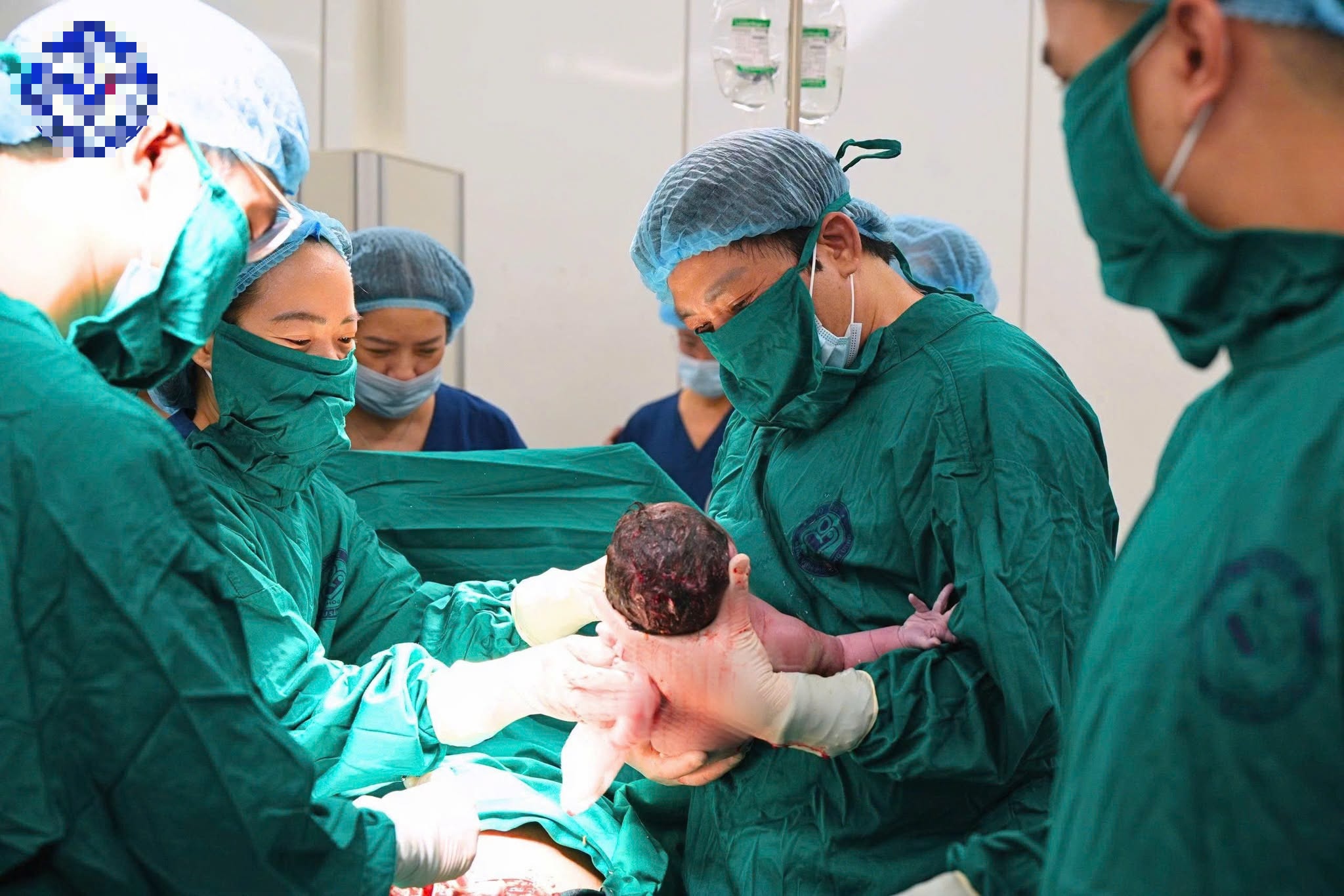 edit-duy-anh-48-17858426429291926270211 Bé trai đầu tiên chào đời ở Cơ sở 2
