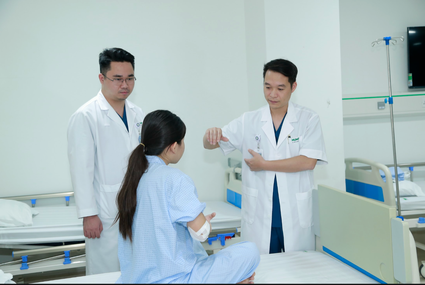 Phẫu Thuật Gãy Xương: Hành Trình Phục Hồi Của Bé Gái 14 Tuổi