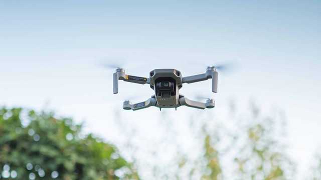 flycam-17215491818151758454559-1787455131141-1787455131578729962924 Hà Nội siết chặt quản lý các thiết bị drone, flycam, bảo vệ an toàn sân bay Nội Bài- Ảnh 1.