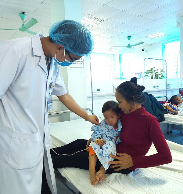 Bé Trai 5 Tuổi Được Cấp Cứu Sau Khi Nhét Viên Đạn Đồ Chơi Vào Hậu Môn