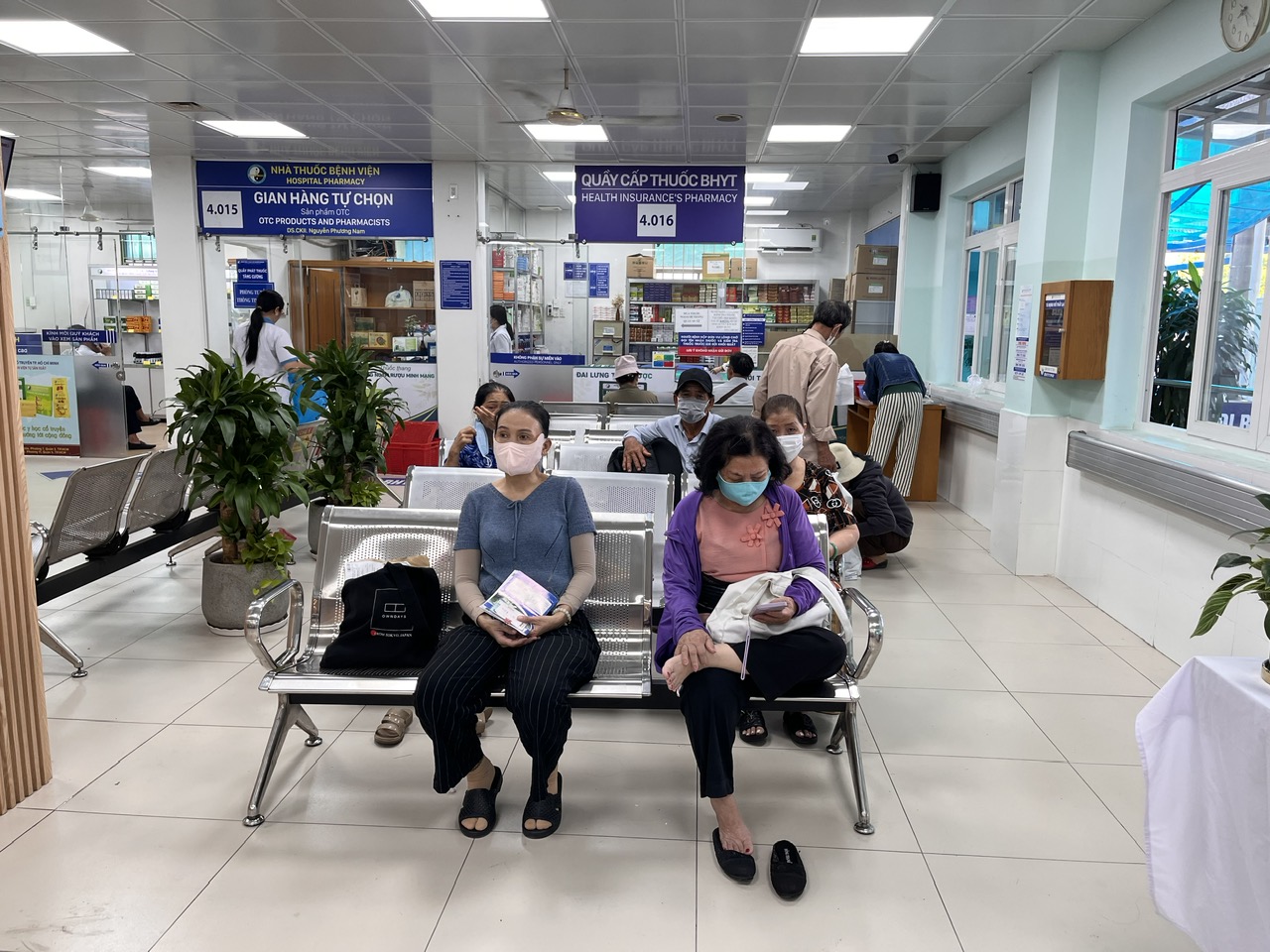 hinh-bhyt-1787312352915185002739 BHXH Việt Nam hướng dẫn cách thay đổi nơi đăng ký khám chữa bệnh BHYT ban đầu - Ảnh 1.