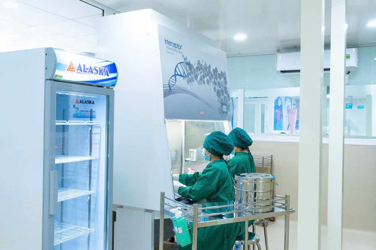 hinh-sua-2-17860723910141692868393 Ngân hàng sữa mẹ lớn nhất Việt Nam: Nhiều bà mẹ hiến 500 lít sữa, trao cơ hội sống cho trẻ sinh non - Ảnh 1.